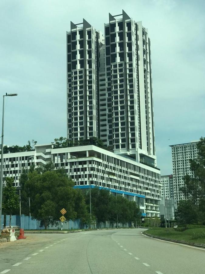 Kyra Homestay Centrus Soho Cyberjaya *Wifi And Pool* Екстер'єр фото